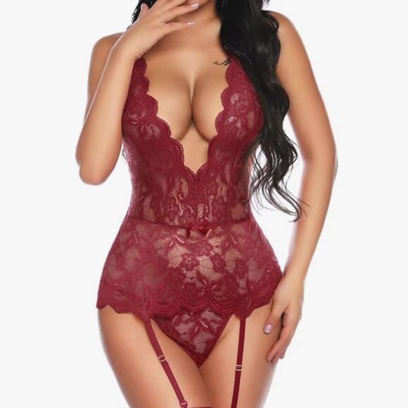 Romantic Red Lace Bra Set - Picture 1 of 13